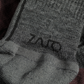 Hejma, calze medie in lana merino, colore Decadent Red