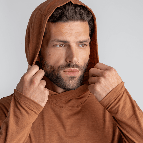 Kora, felpa con cappuccio in lana merino da uomo, colore Decadent Red